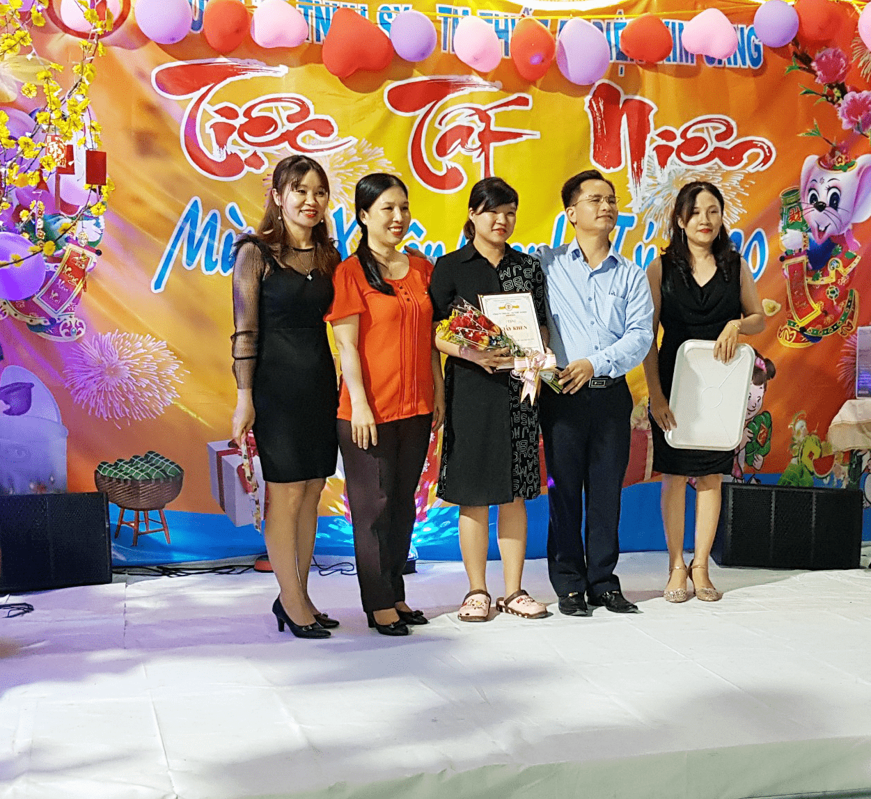 ca-nhan-xuat-sac-tiec-tat-nien-3